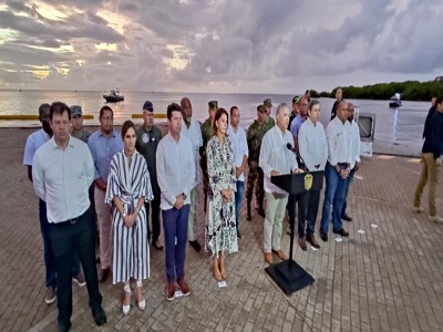 Comitiva presidencial en la isla de San Andrés